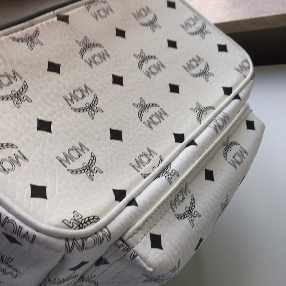 Classic white MCM backpack 🎒 - Picture 6 of 11